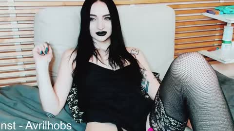 Avril online show from 02.06.25