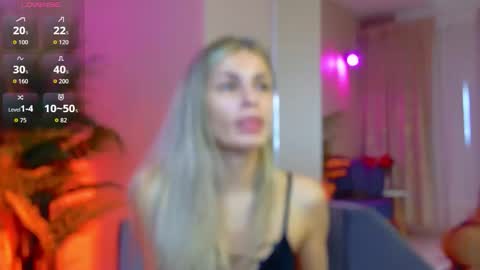 AVRILL CYRUX online show from 10.27.25