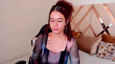 Avril  online show from 01.08.26