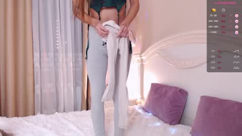 Avrora Inst online show from 12.28.24