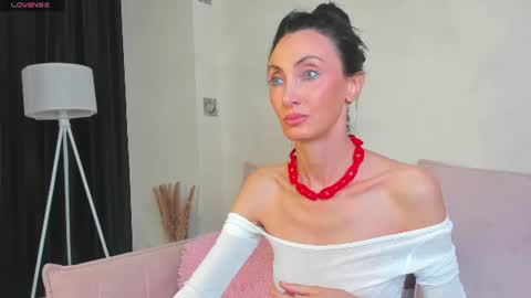 Snapshot of avrora_mars chatting on 06.22.26 Avrora online show from 06.22.26