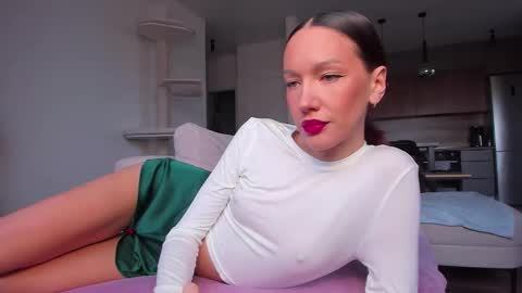 Awgustina online show from 10.20.25