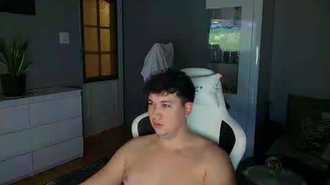 Snapshot of ax3l1k chatting on 02.13.25 Artur online show from 02.13.25