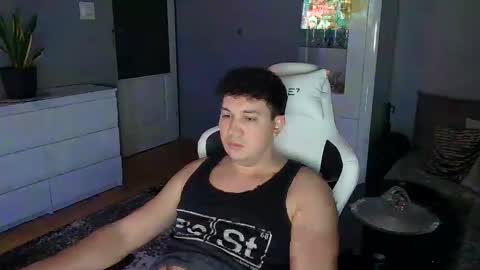 Snapshot of ax3l1k chatting on 02.15.25 Artur online show from 02.15.25