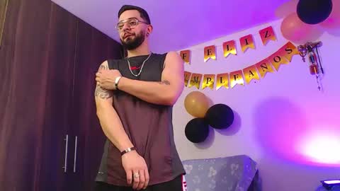 Independiente Model online show from 12.19.25