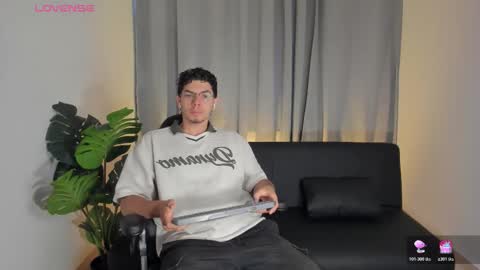 Snapshot of axel_creed chatting on 02.28.26 Yooung King online show from 02.28.26