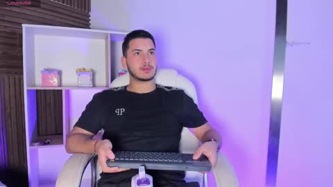 axel_grey_ online show from 11.02.25