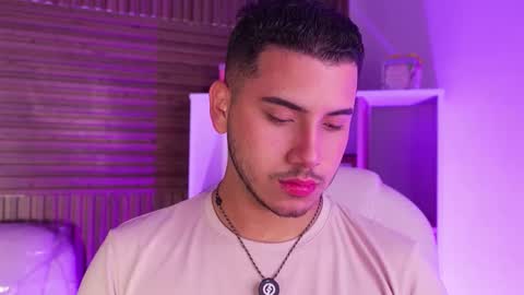 axel_grey_ online show from 12.03.25