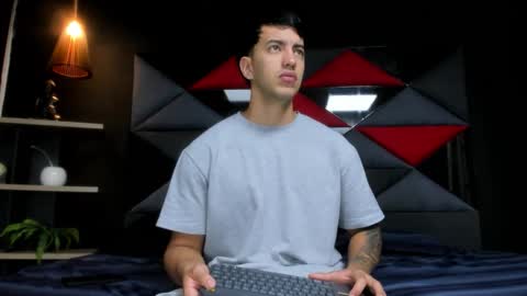 Snapshot of axel_hendrick chatting on 02.20.26 axel_hendrick online show from 02.20.26