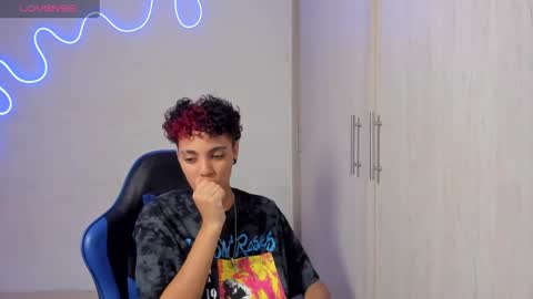 Axel online show from 04.13.26