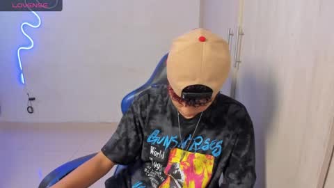 Axel online show from 04.15.26