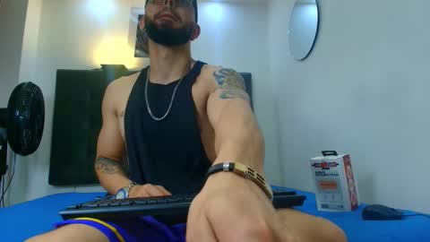 Snapshot of axel_stonn chatting on 09.28.25 online show from 09.28.25