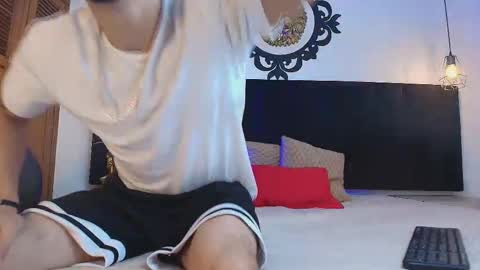 Snapshot of axel_stonn chatting on 10.02.25 online show from 10.02.25