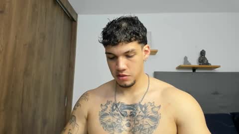 INDEPENDENT MODEL  online show from 10.04.25
