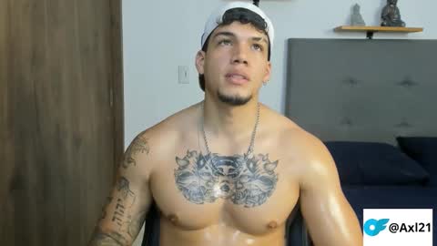Snapshot of axel_taylor21 chatting on 11.19.25 INDEPENDENT MODEL online show from 11.19.25
