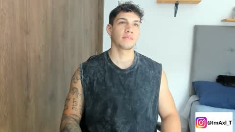 Snapshot of axel_taylor21 chatting on 11.25.25 INDEPENDENT MODEL online show from 11.25.25