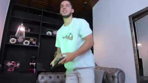 Axel  online show from 03.17.26