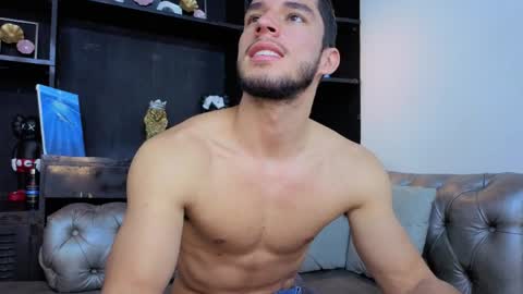 Axel  online show from 03.31.26