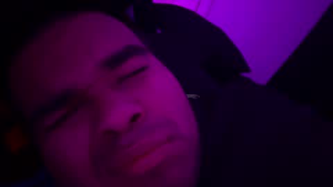 axelfigueroa2 online show from 10.25.25