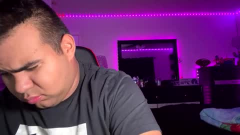 axelfigueroa2 online show from 11.16.25