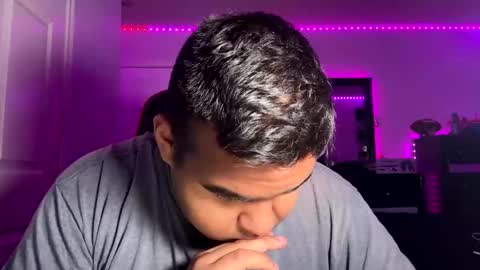 axelfigueroa2 online show from 11.18.25