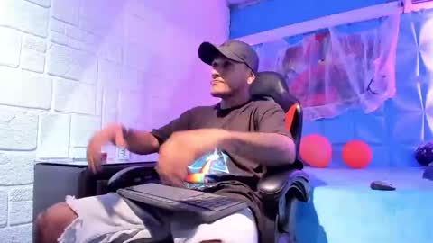 Snapshot of axell_cross2 chatting on 10.28.25 Axell Cross2 online show from 10.28.25