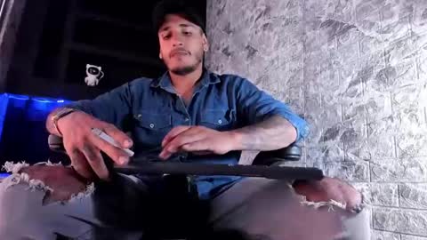 Snapshot of axell_cross2 chatting on 11.03.25 Axell Cross2 online show from 11.03.25