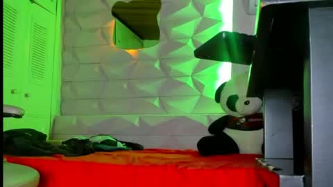 Snapshot of axell_cross2 chatting on 11.09.25 Axell Cross2 online show from 11.09.25