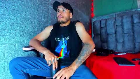 Snapshot of axell_cross2 chatting on 11.12.25 Axell Cross2 online show from 11.12.25