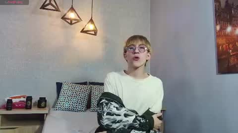 Snapshot of axell_stone chatting on 06.09.26 axell_stone online show from 06.09.26