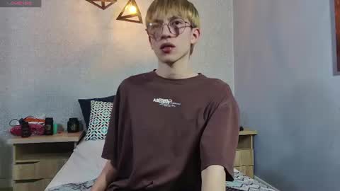 Snapshot of axell_stone chatting on 06.10.26 axell_stone online show from 06.10.26