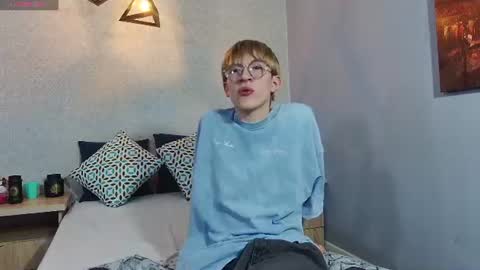 Snapshot of axell_stone chatting on 06.11.26 axell_stone online show from 06.11.26