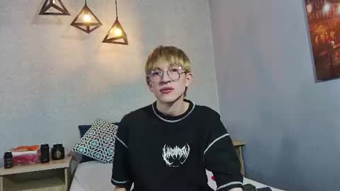 Snapshot of axell_stone chatting on 06.18.26 axell_stone online show from 06.18.26