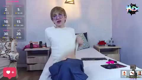 Snapshot of axell_stone chatting on 07.08.26 axell_stone online show from 07.08.26