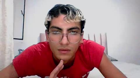 Axel  online show from 12.11.24