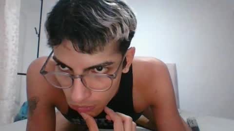 Axel  online show from 12.24.24