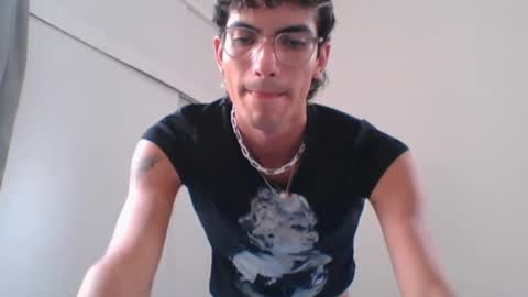 Axel  online show from 02.15.25