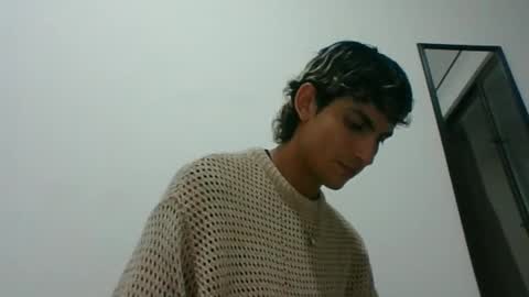 Axel  online show from 03.05.25