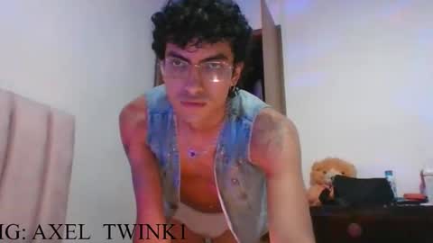 Axel  online show from 11.03.25