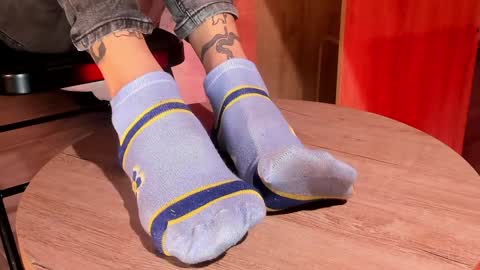 Snapshot of axellcollins chatting on 12.19.24 im your little femboy ALEX online show from 12.19.24