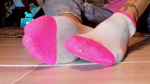 Snapshot of axellcollins chatting on 12.25.24 im your little femboy ALEX online show from 12.25.24