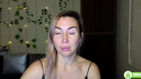 Jully online show from 11.21.25