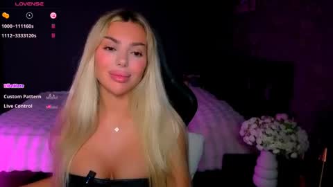 Snapshot of ayla_demir chatting on 07.12.26 Ayla Demir online show from 07.12.26