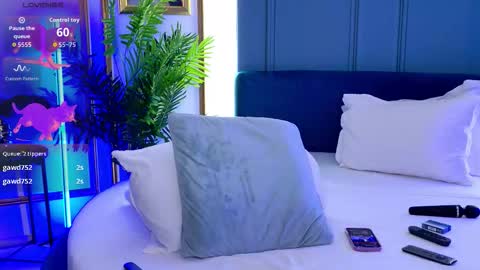 Snapshot of aylapearl_ chatting on 10.16.25 Ayla online show from 10.16.25