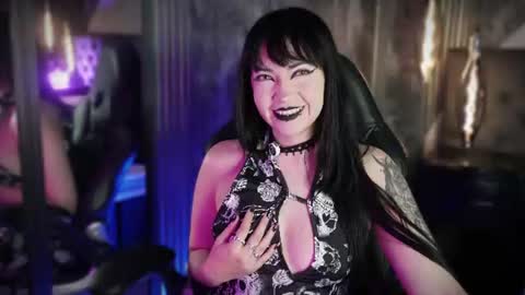 Snapshot of aylen_darkmoor chatting on 06.18.26 Aylen online show from 06.18.26
