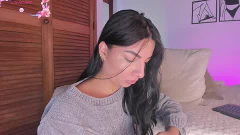 Aylin  online show from 10.15.25