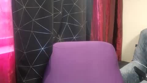 Snapshot of aymarsensual chatting on 12.21.24 Dominatrix Queen online show from 12.21.24