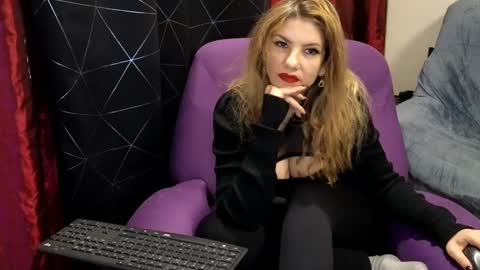 Snapshot of aymarsensual chatting on 02.17.25 Dominatrix Queen online show from 02.17.25