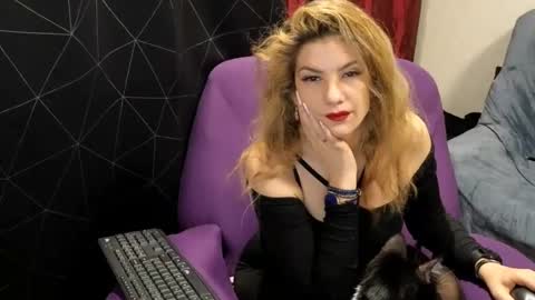 Snapshot of aymarsensual chatting on 02.18.25 Dominatrix Queen online show from 02.18.25