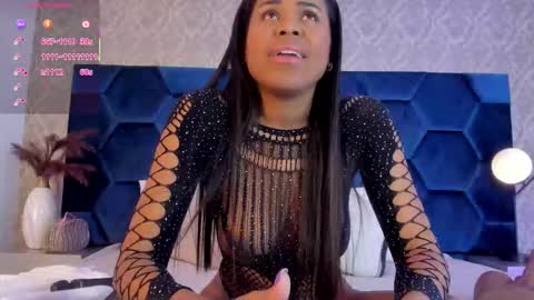 Snapshot of aynaraross1 chatting on 11.20.25 aynaraross1 online show from 11.20.25